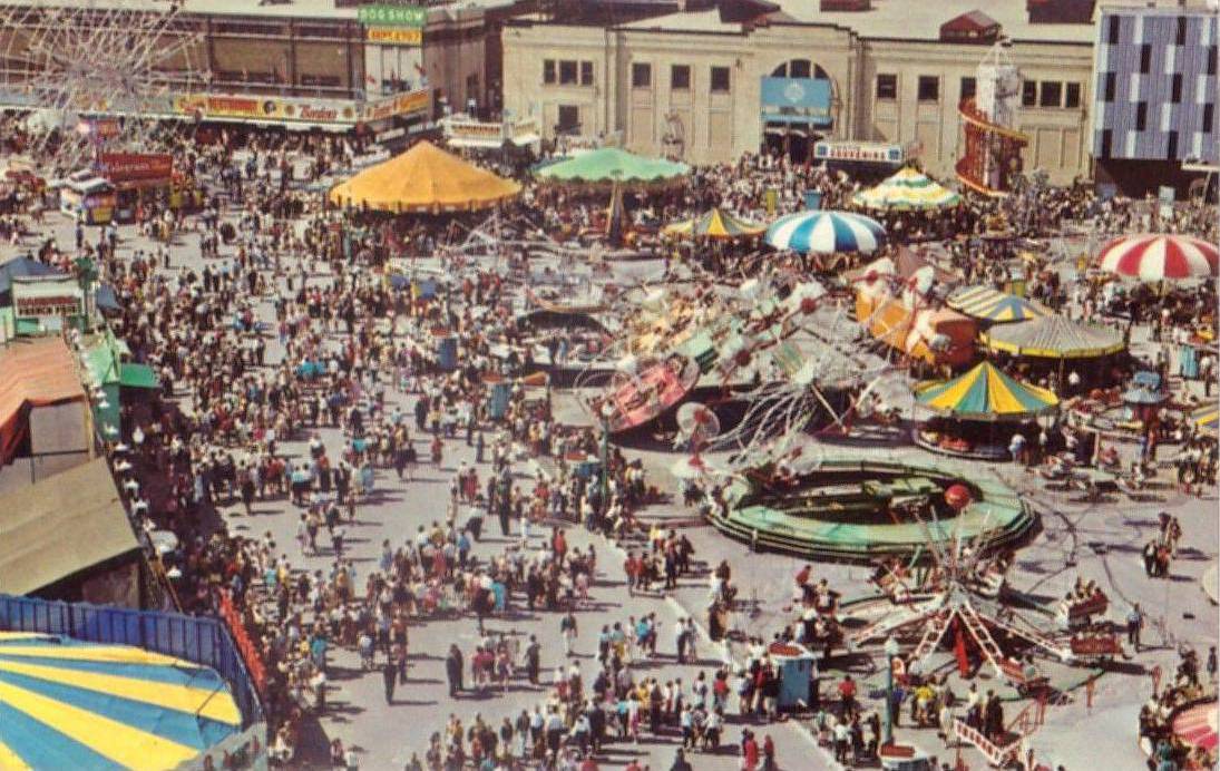 xx postcard - toronto - exhibition - midway with rides - big crowd - aerial panorama - 1960s