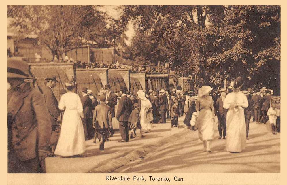 xx postcard - toronto - riverdale zoo - big crowd of people by bear enclosures - sepia - c1910